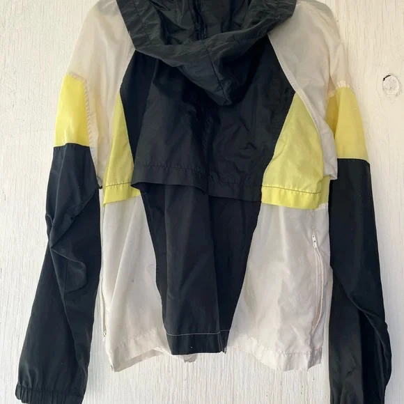 Nike Air Black & Yellow Retro Windbreaker from the Early 90s | Size M | Worn - Picture 2 of 4
